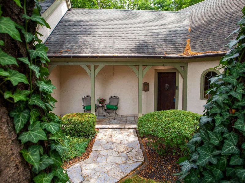 8136 Blind Brook Court, Columbus, OH 43235 Photo 1