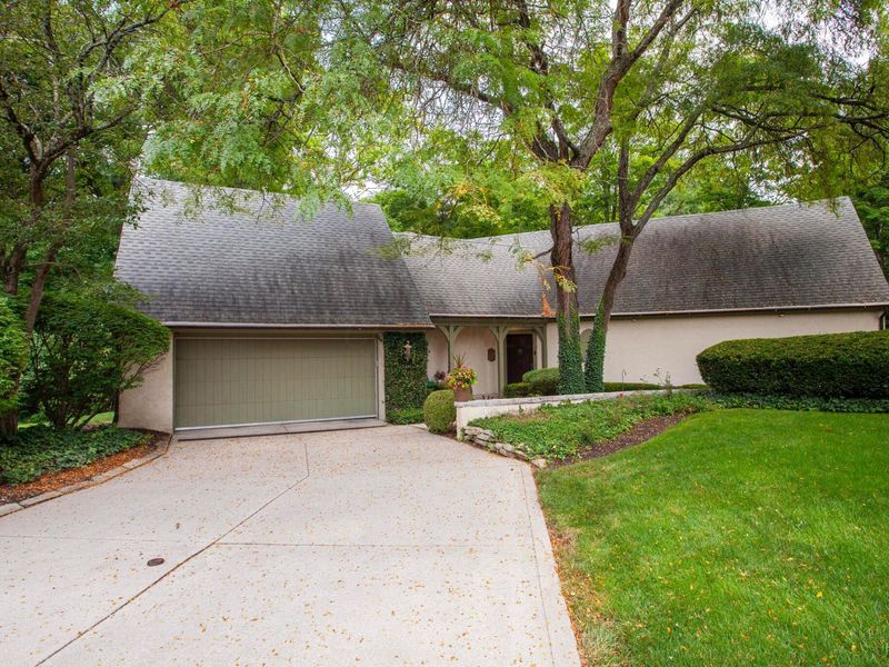8136 Blind Brook Court, Columbus, OH 43235 Photo 6
