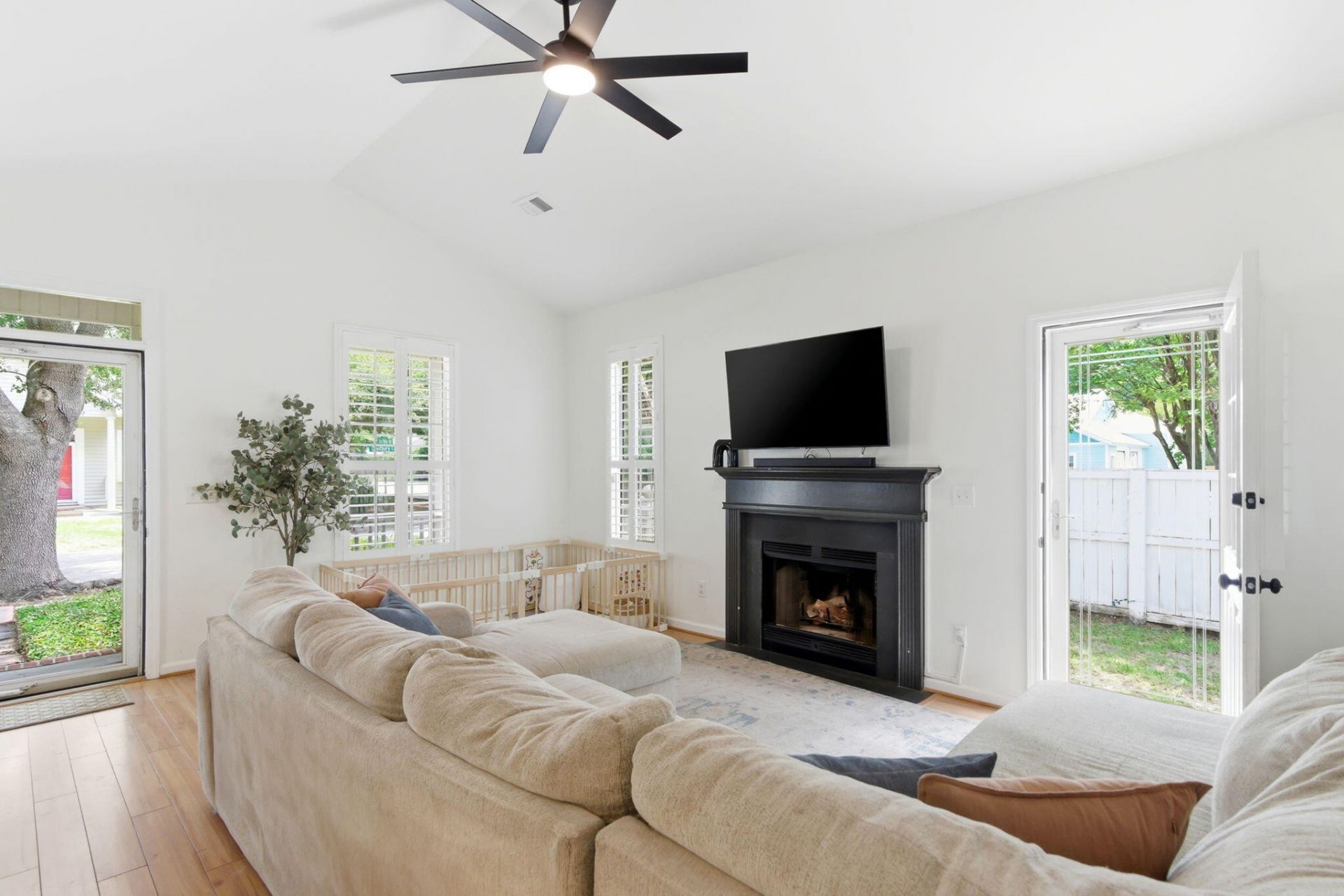 2301 Chadbury Lane Photo 7