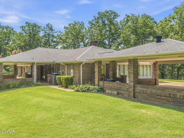 32 Fairway Place, Selmer, TN 38375