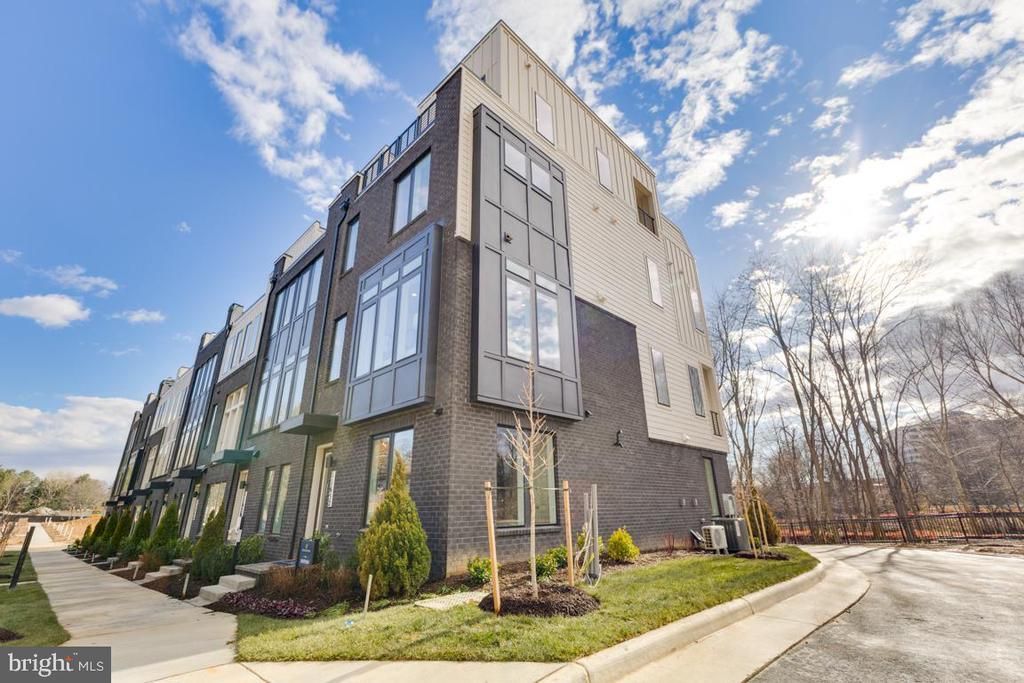 11589 Patriotic Lane , Reston, VA 20190 Main Photo