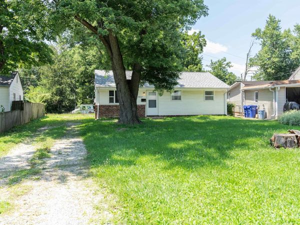 3827 N Saint Joseph Court, Peoria Heights, IL 61616