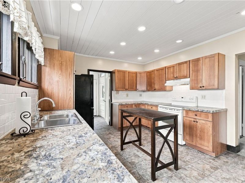 412 Oakwood Drive, Cadiz, OH 43907 Photo 14