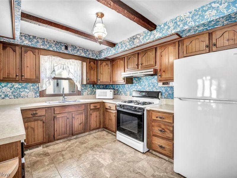 4260 Buckeye Avenue , Willoughby, OH 44094 Photo 6
