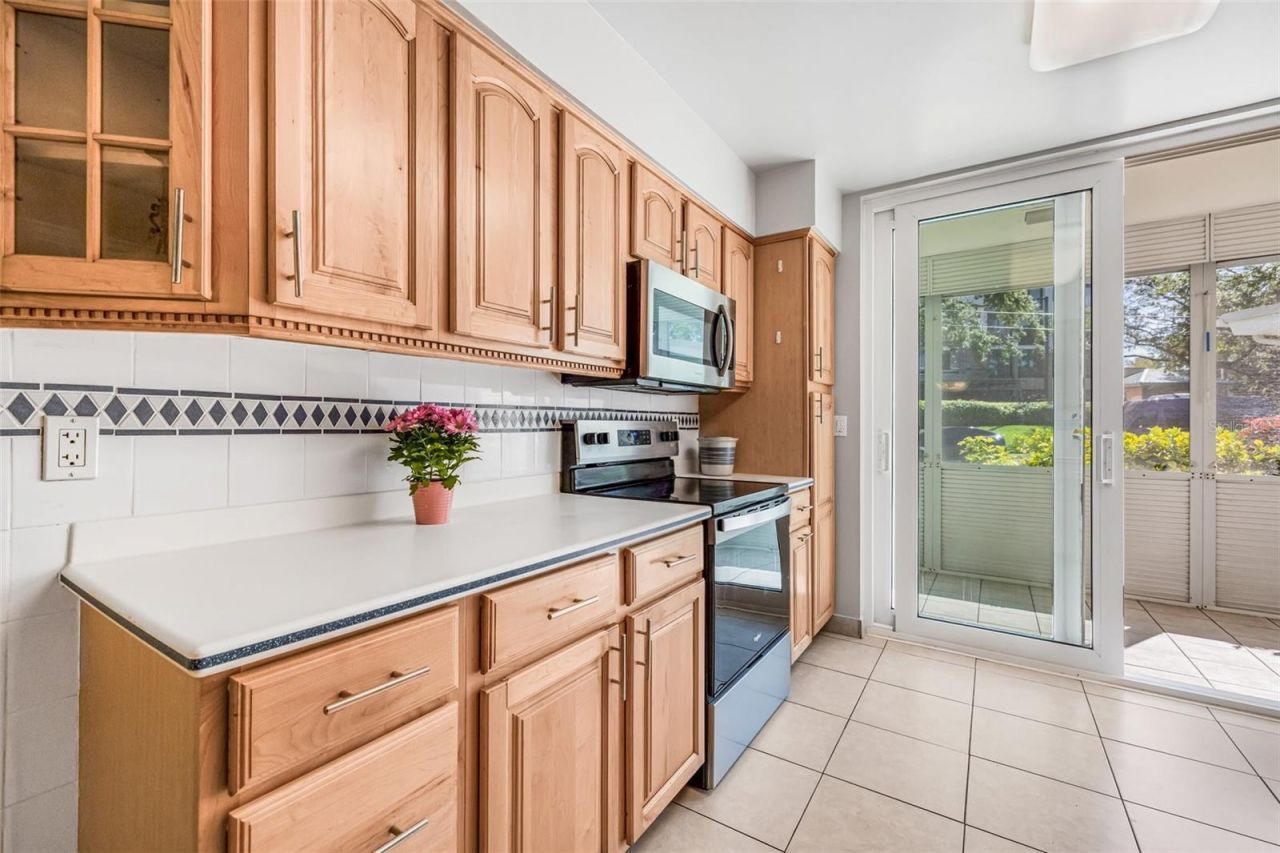 615 10th Avenue Ne, Unit 1, Saint Petersburg, FL 33701 Photo