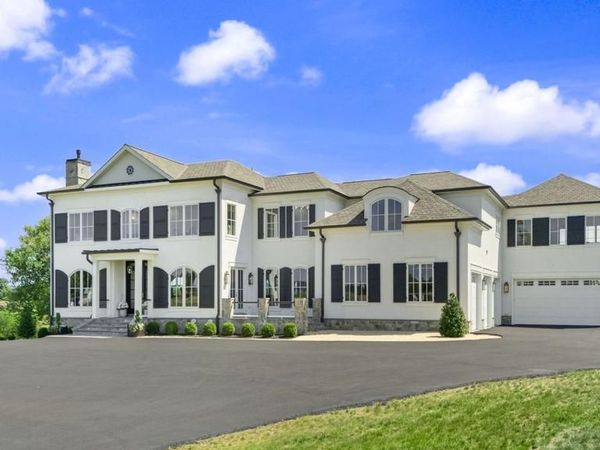 23060 MUNSUN, LEESBURG, VA 20175