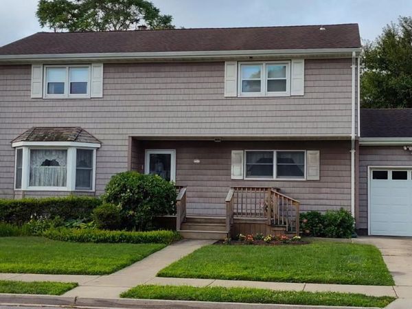 46 Margaret Drive E, Plainview, NY 11803