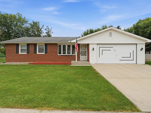 653 Lorraine Drive , Valparaiso, IN 46385