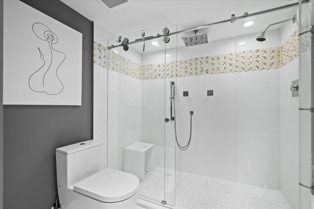 5280 N Ocean Drive, Unit 10C, Riviera Beach, FL 33404 Photo