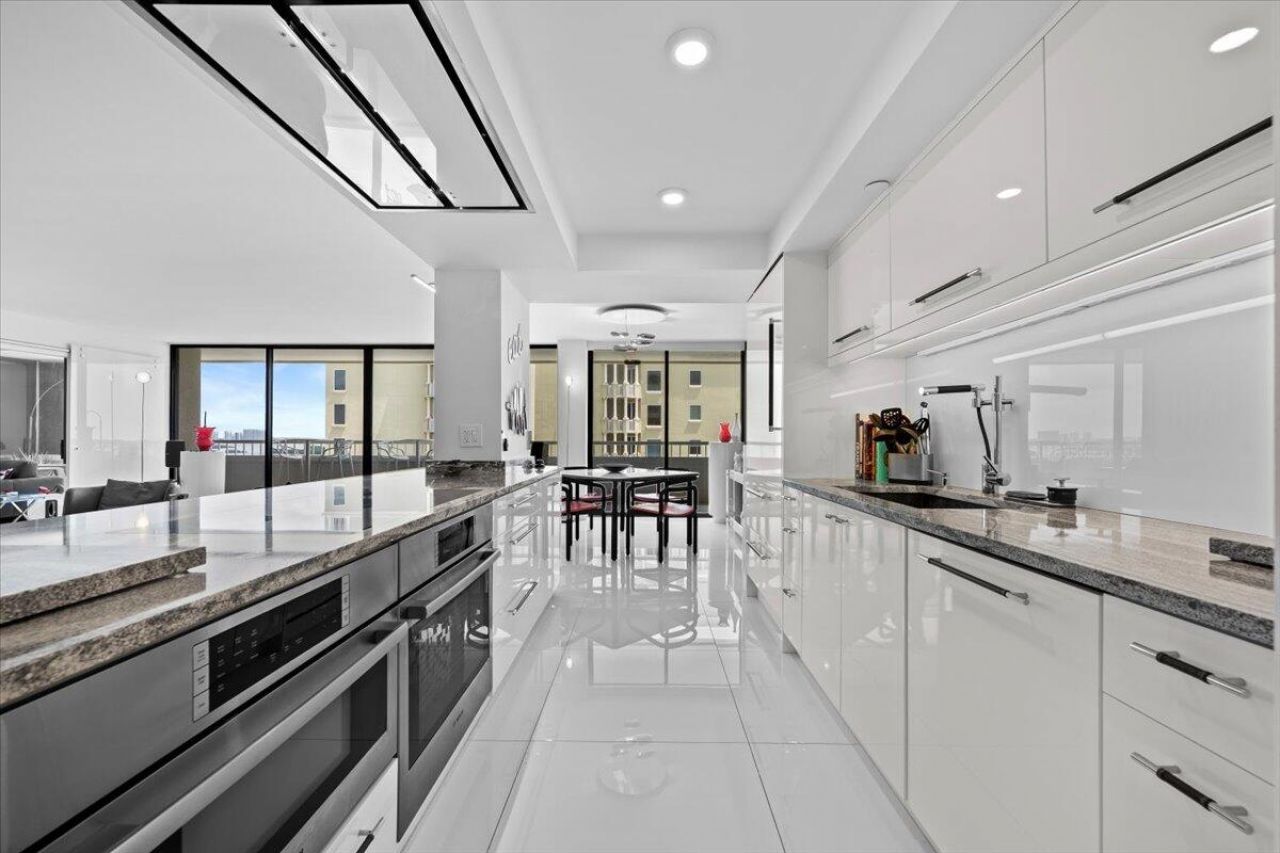 5280 N Ocean Drive, Unit 10C, Riviera Beach, FL 33404 Photo