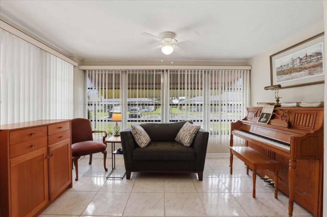 1172 S Drive Circle, Unit B, Delray Beach, FL 33445 Photo