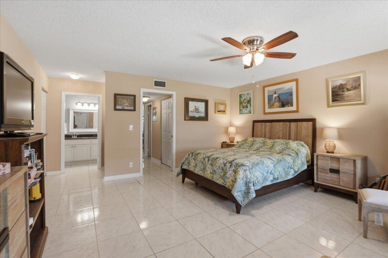 1172 S Drive Circle, Unit B, Delray Beach, FL 33445 Photo