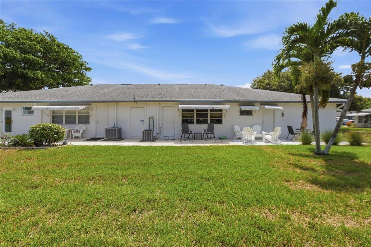 1172 S Drive Circle, Unit B, Delray Beach, FL 33445 Photo