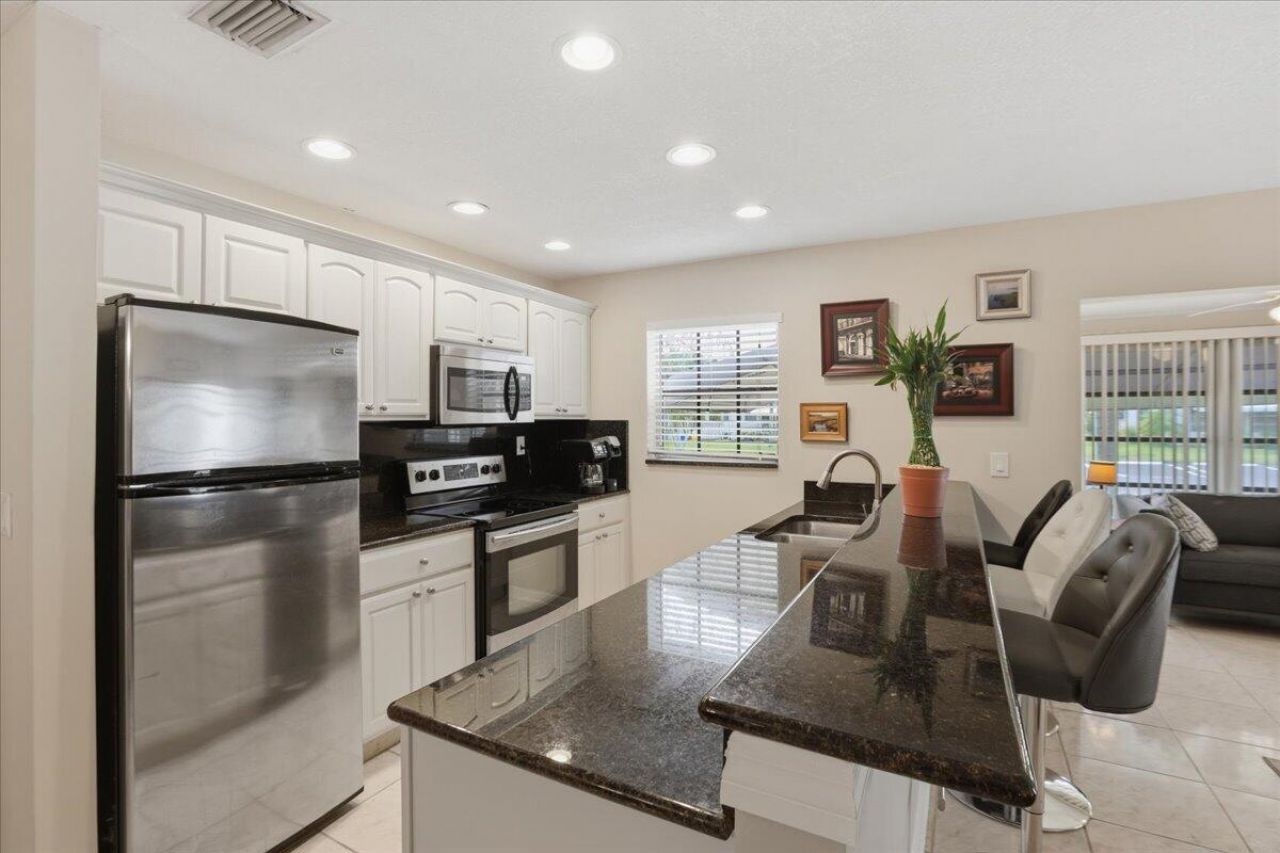1172 S Drive Circle, Unit B, Delray Beach, FL 33445 Photo