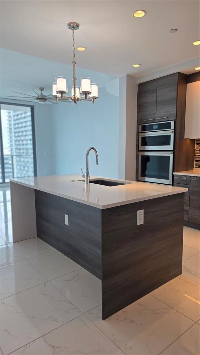 100 1st Avenue N, Unit 2406, Saint Petersburg, FL 33701 Photo