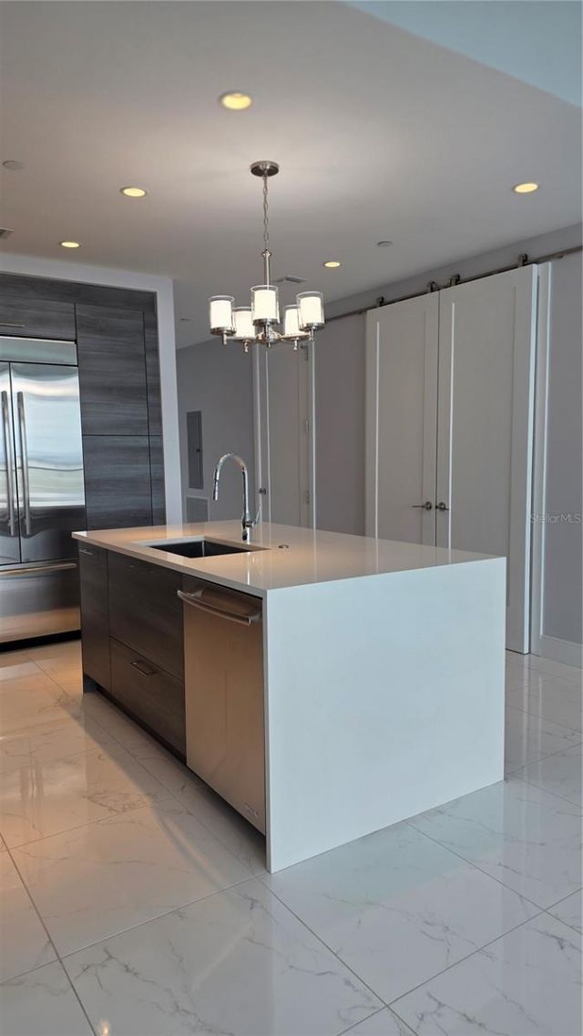 100 1st Avenue N, Unit 2406, Saint Petersburg, FL 33701 Photo