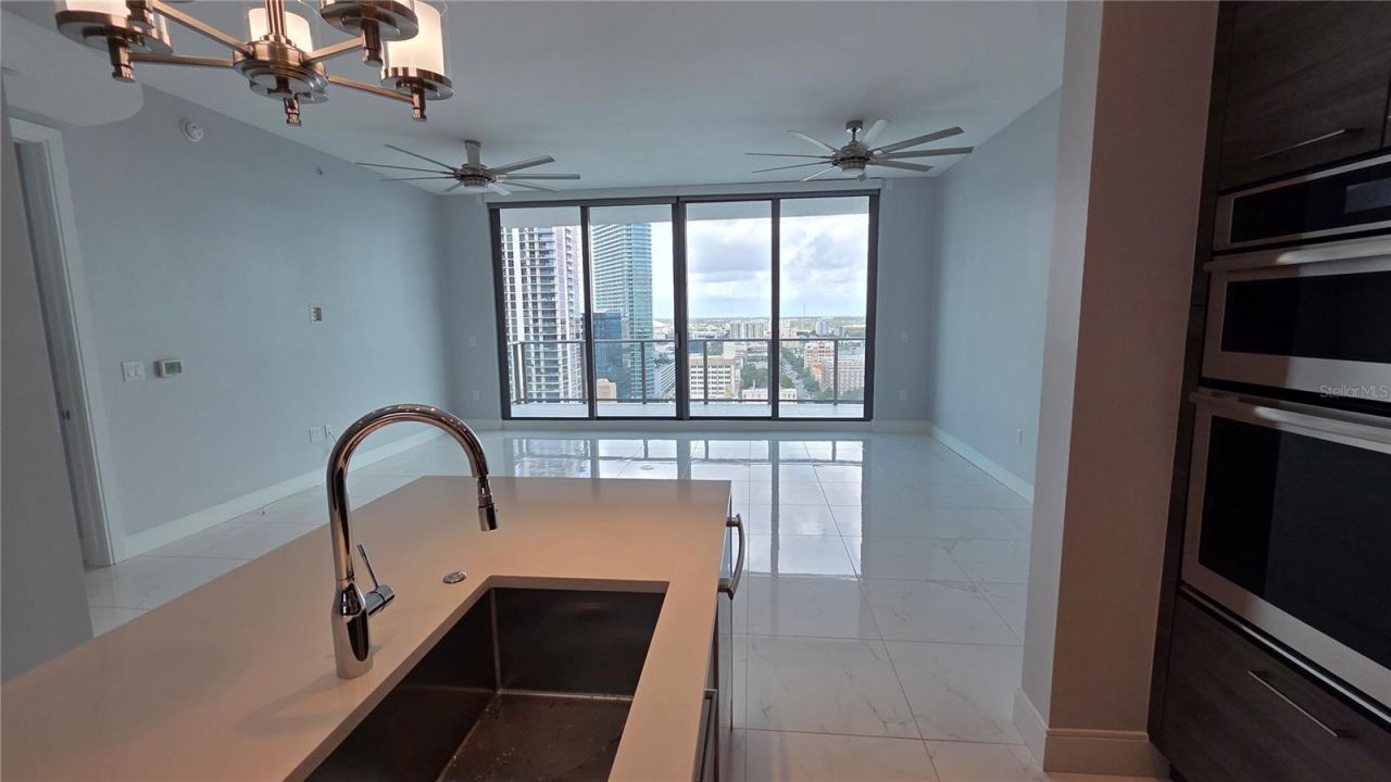 100 1st Avenue N, Unit 2406, Saint Petersburg, FL 33701 Photo