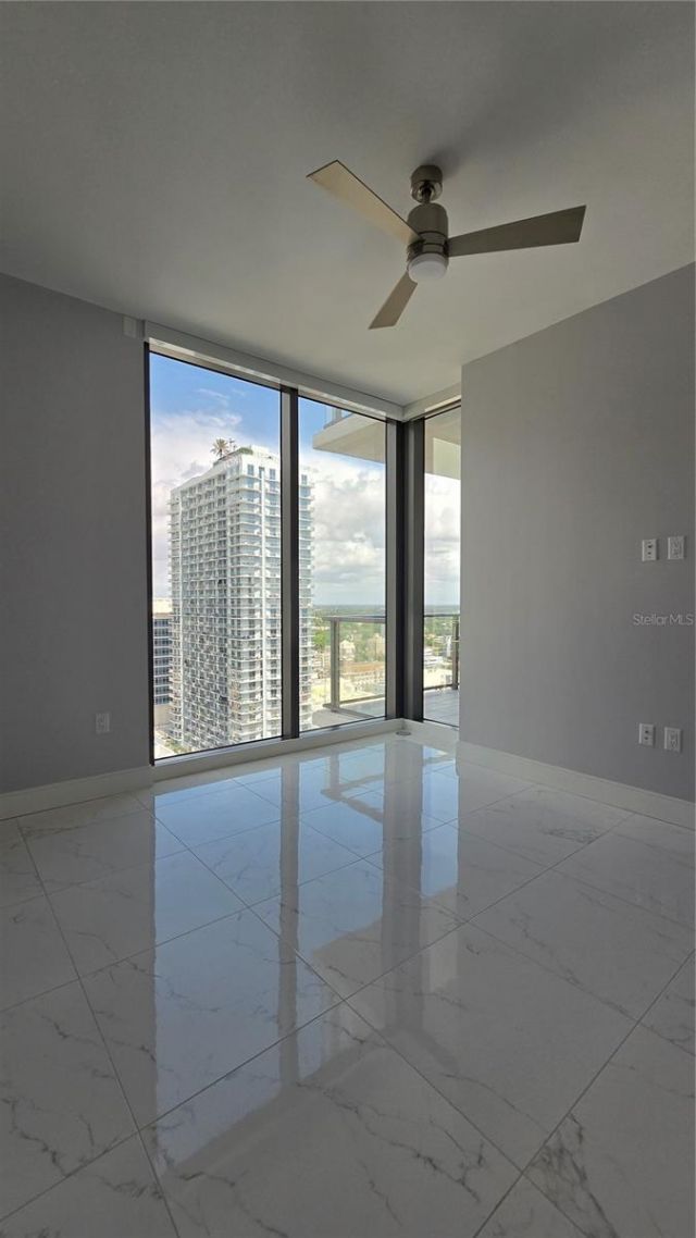 100 1st Avenue N, Unit 2406, Saint Petersburg, FL 33701 Photo