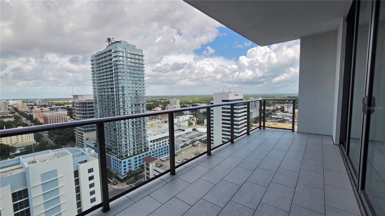 100 1st Avenue N, Unit 2406, Saint Petersburg, FL 33701 Photo
