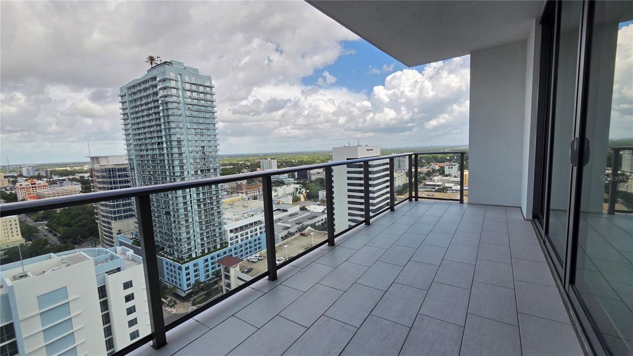 100 1st Avenue N, Unit 2406, Saint Petersburg, FL 33701 Photo