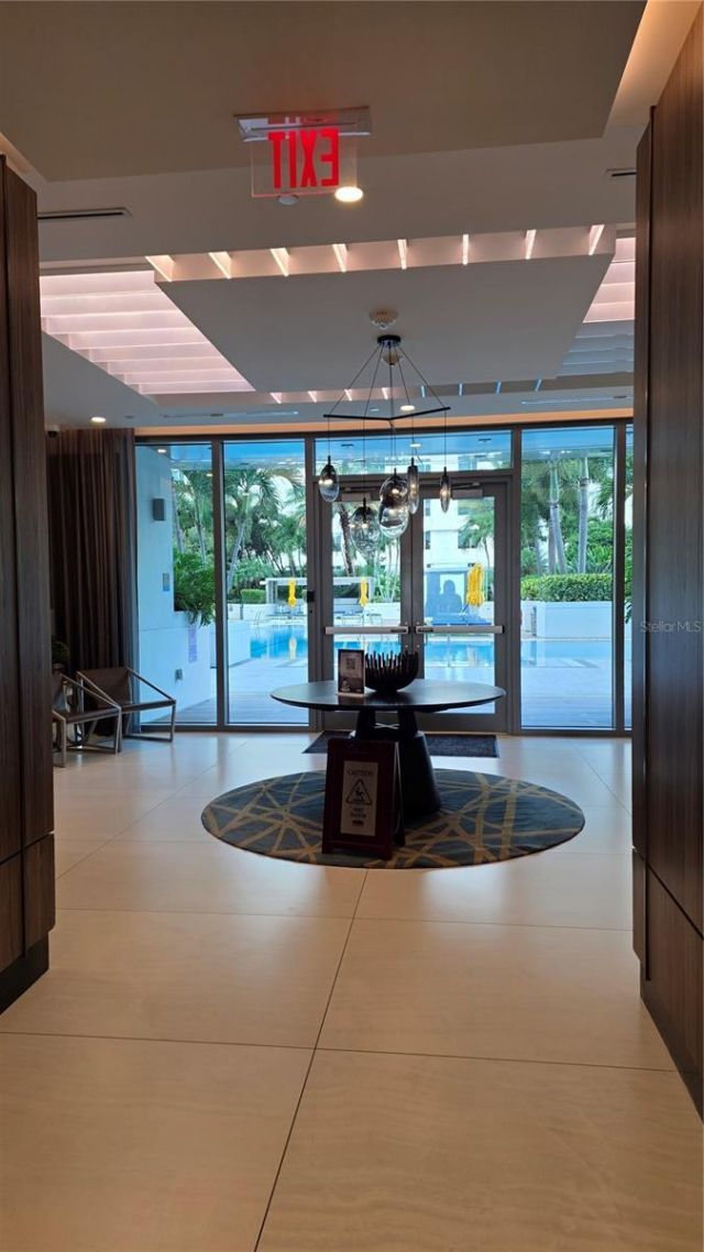 100 1st Avenue N, Unit 2406, Saint Petersburg, FL 33701 Photo