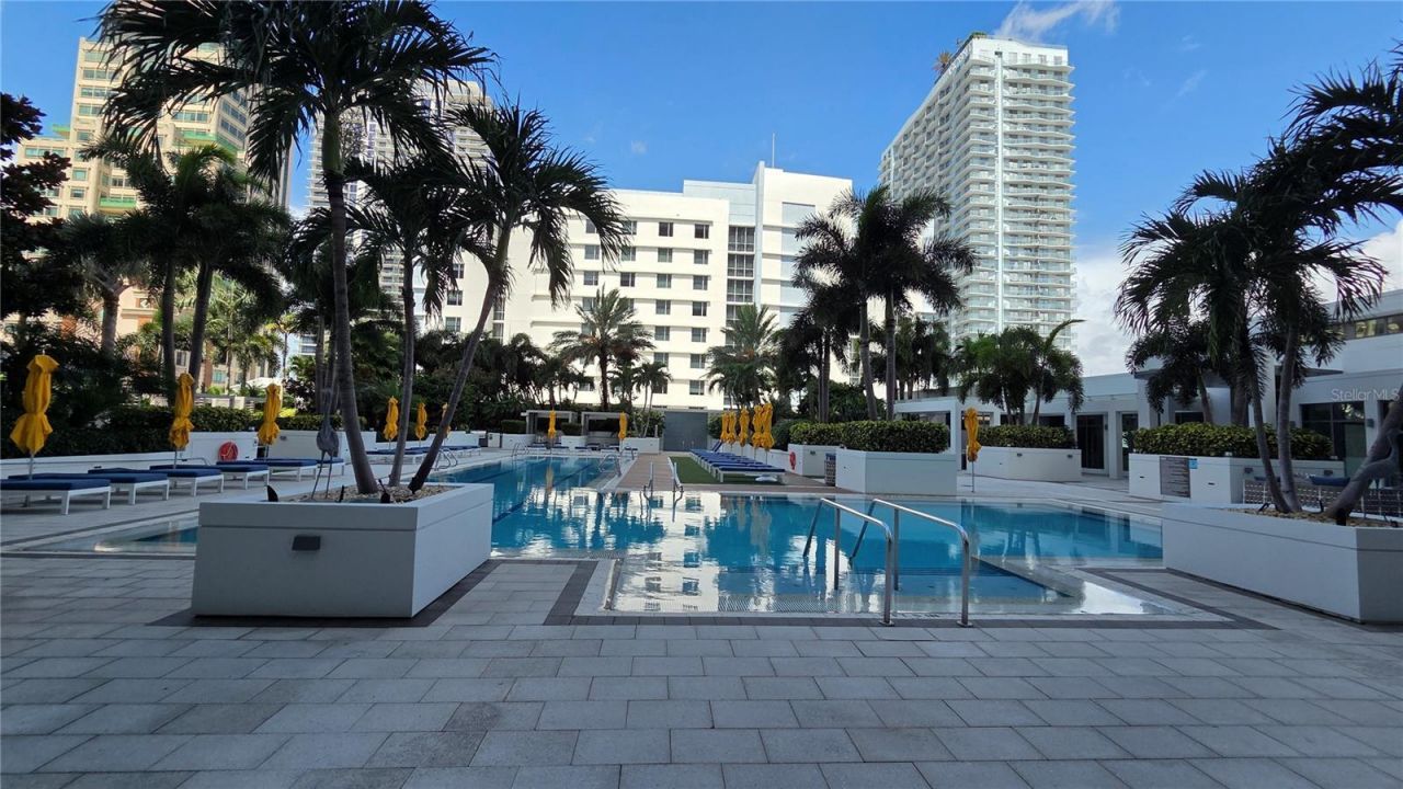 100 1st Avenue N, Unit 2406, Saint Petersburg, FL 33701 Photo