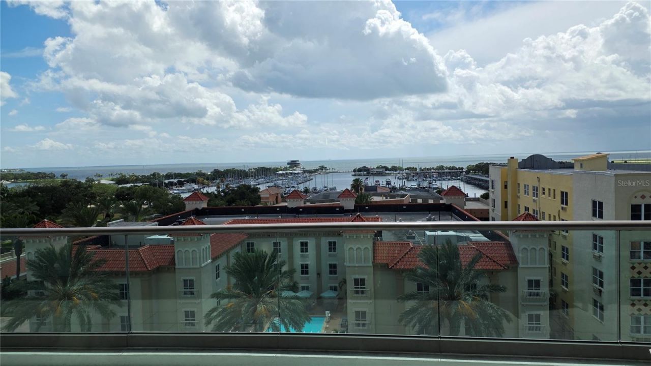 100 1st Avenue N, Unit 2406, Saint Petersburg, FL 33701 Photo