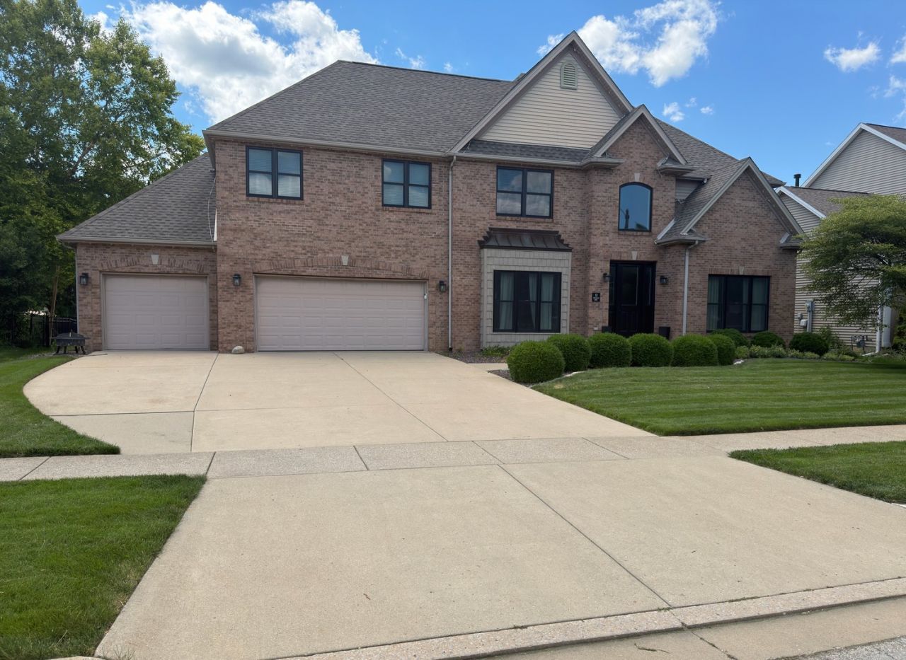 13 Knollbrook Court , Bloomington, IL 61705 Main Photo