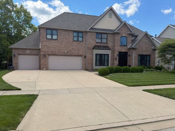 13 Knollbrook Court , Bloomington, IL 61705