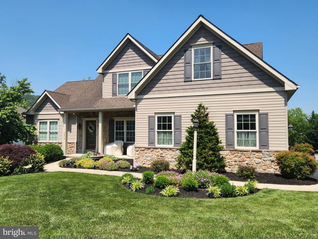 1213 WINTERBERRY DRIVE , YORK, PA 17406
