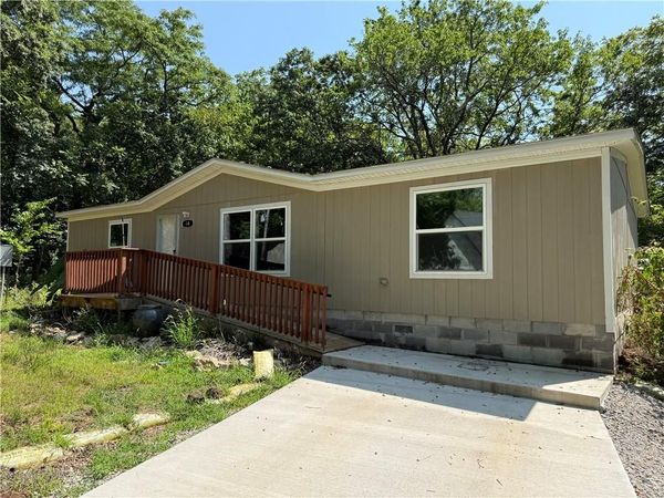 14 Live Oak Court, Linn Valley, KS 66040
