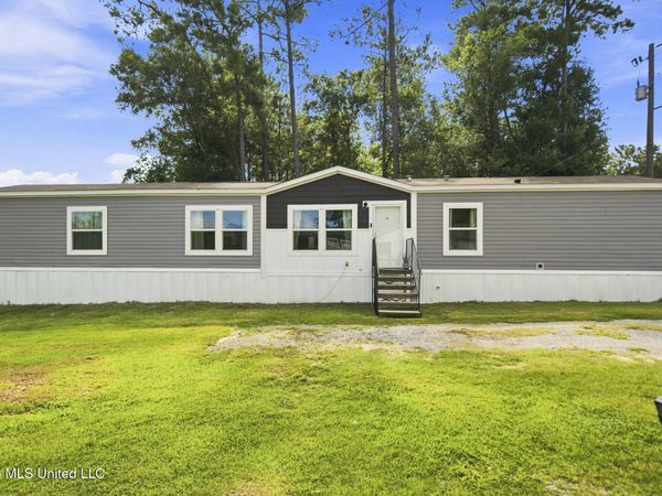 1063 Lilinoe Way, Diamondhead, MS 39525