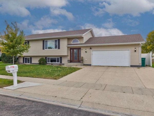 214 Athens Avenue , Marshall, MN 56258