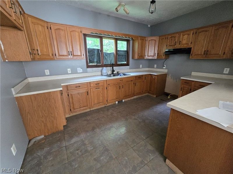 429 S Amboy Road, Conneaut, OH 44030 Photo 9