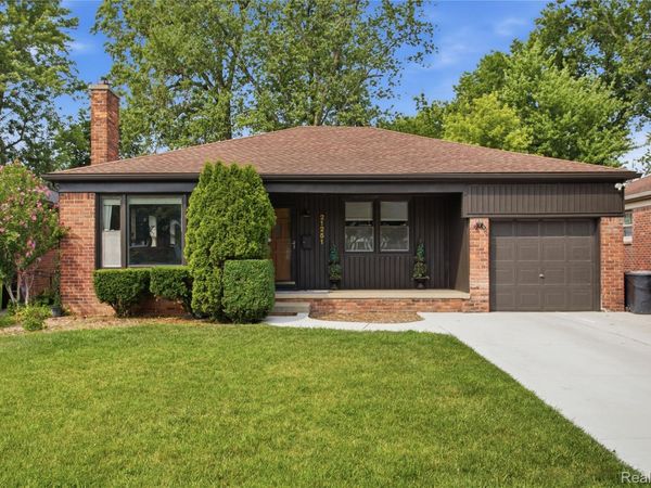21251 Huntington Avenue , Harper Woods, Mi 48225