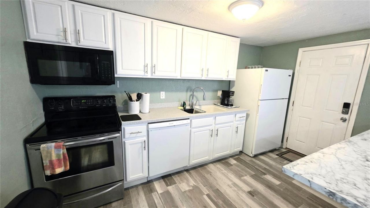 2031 4th Street, Sarasota, FL 34237 Photo