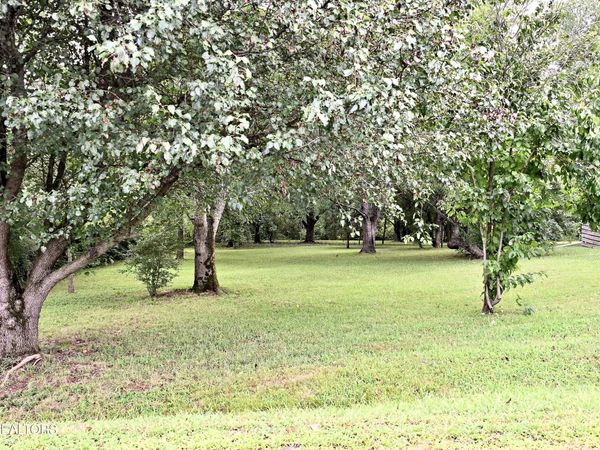 135 Ogana Way, Loudon, TN 37774