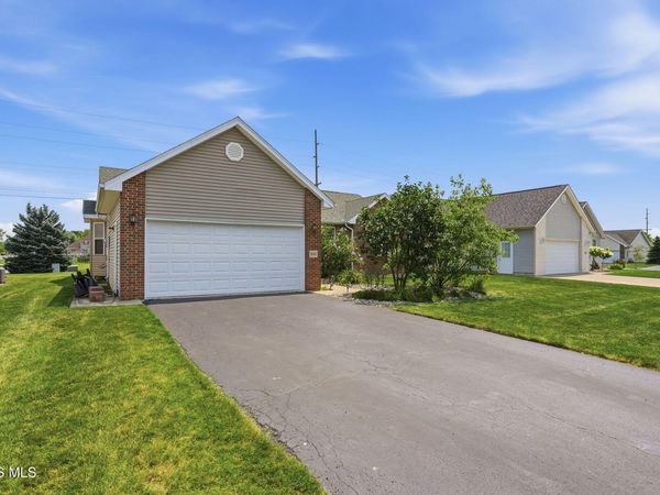 843 Tarra Oaks Drive , Findlay, OH 45840