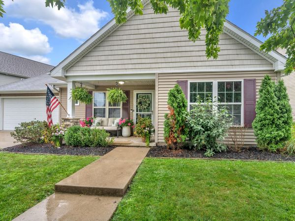 1557 Byfield Parkway , Valparaiso, IN 46385