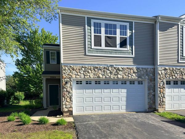 3989 BLACKSTONE Drive , Unit 3989, Aurora, IL 60504