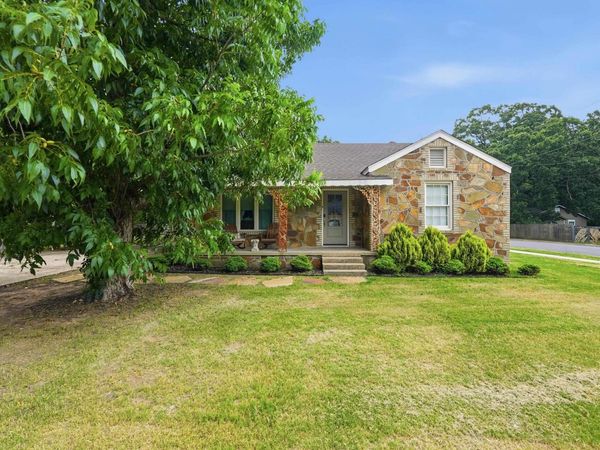 1154 Donaghey , Conway, AR 72034