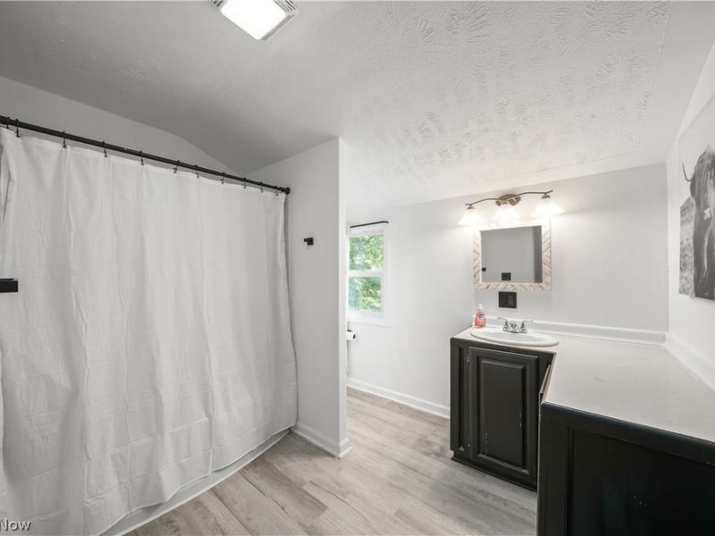 592 Braceville Robinson Road NW, Newton Falls, OH 44444 Photo 14