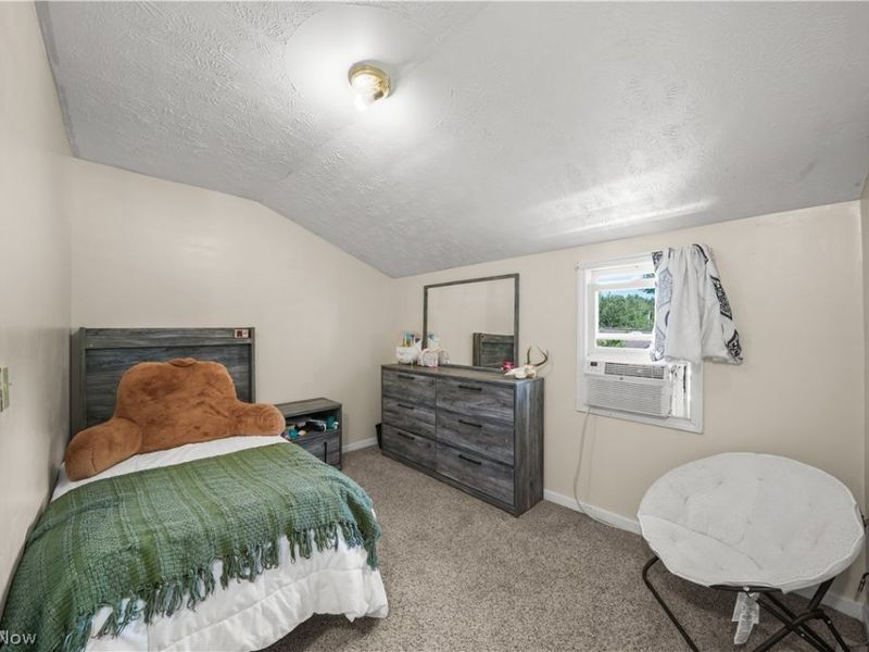 592 Braceville Robinson Road NW, Newton Falls, OH 44444 Photo 17