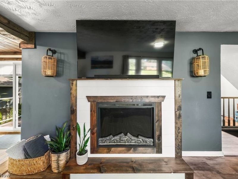 592 Braceville Robinson Road NW, Newton Falls, OH 44444 Photo 7