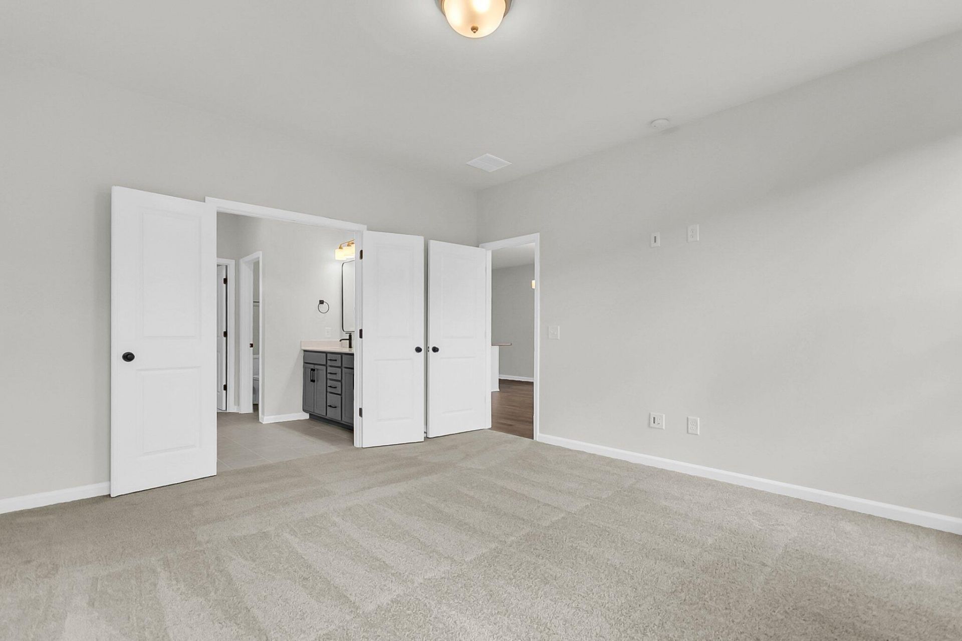 724 Southern Cypress Circle Photo 7