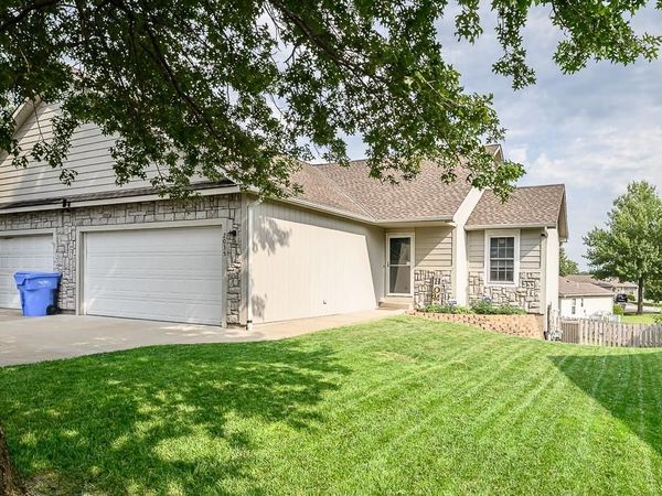 2035 Rock Creek Court, Tonganoxie, KS 66086