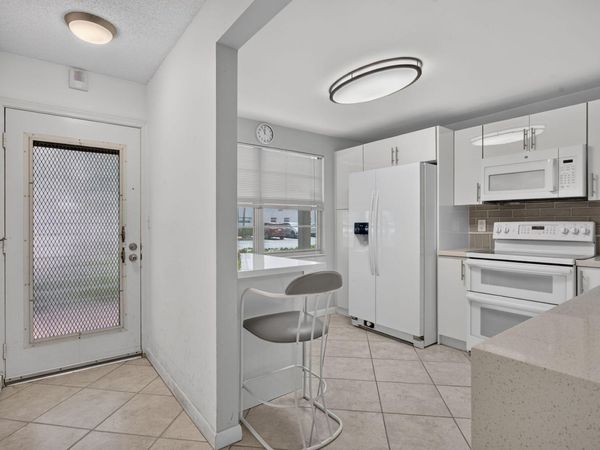 2006 GRANADA Drive, Unit J1, Coconut Creek, FL 33066