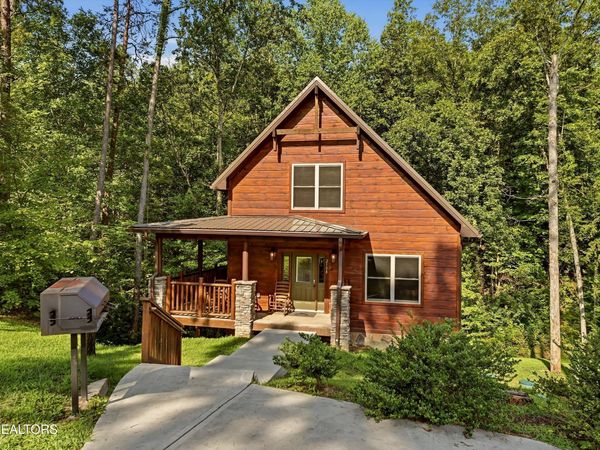 2108 Roscoe Court, Sevierville, TN 37876
