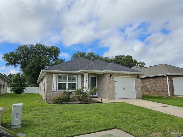 3881 Throne Ct, Milton, FL 32583