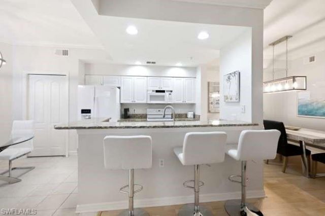 10361 Butterfly Palm Dr, Unit 712, Fort Myers, FL 33966 Photo